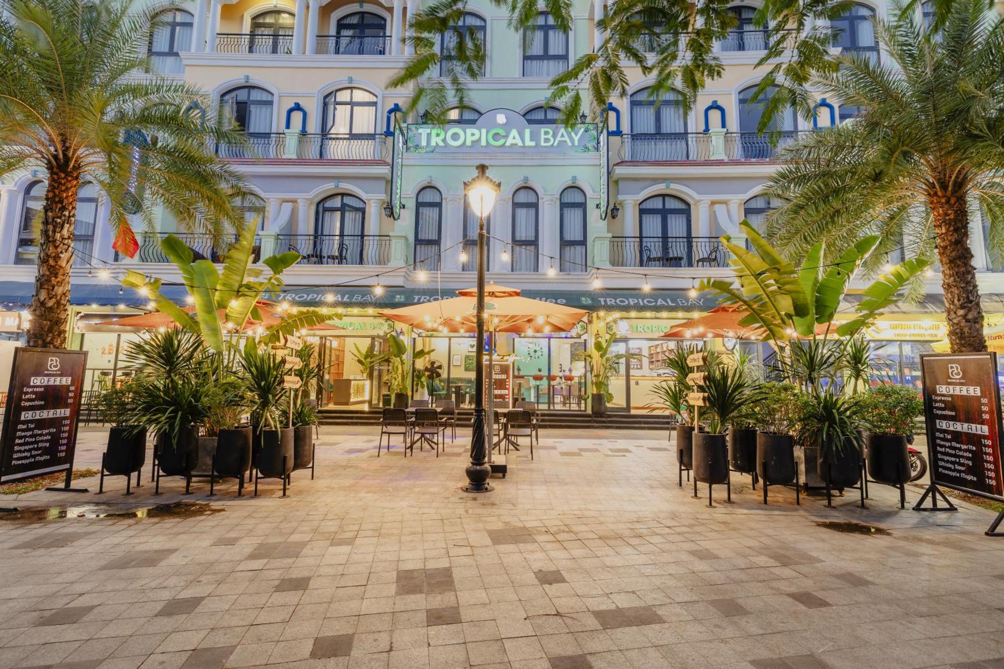 Tropical Bay Grand World Phu Quoc Hotel Exterior photo
