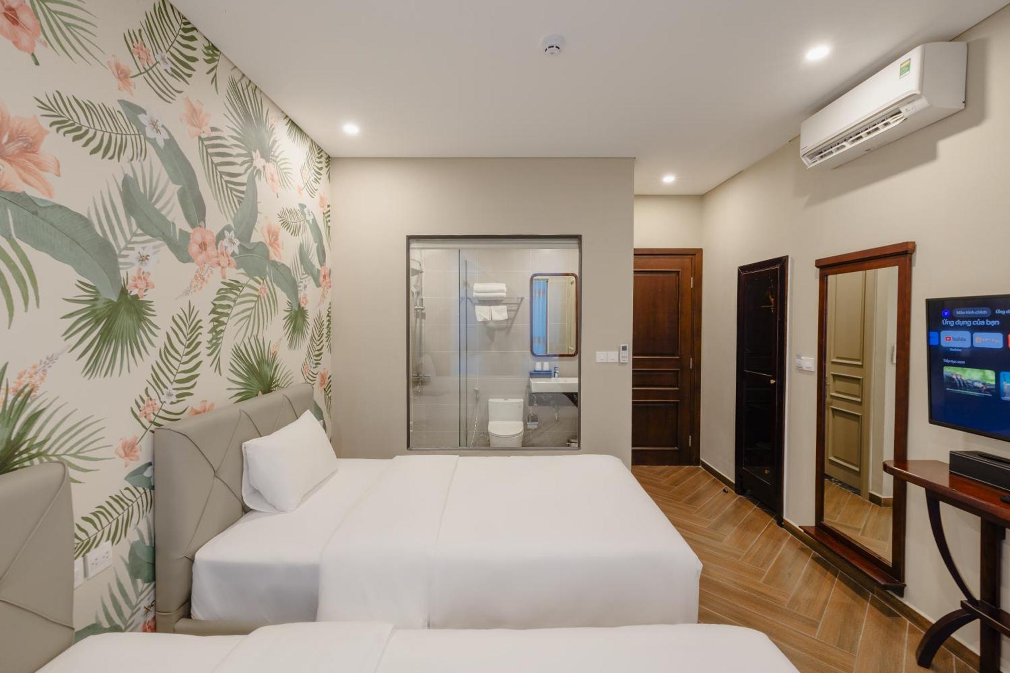 Tropical Bay Grand World Phu Quoc Hotel Exterior photo