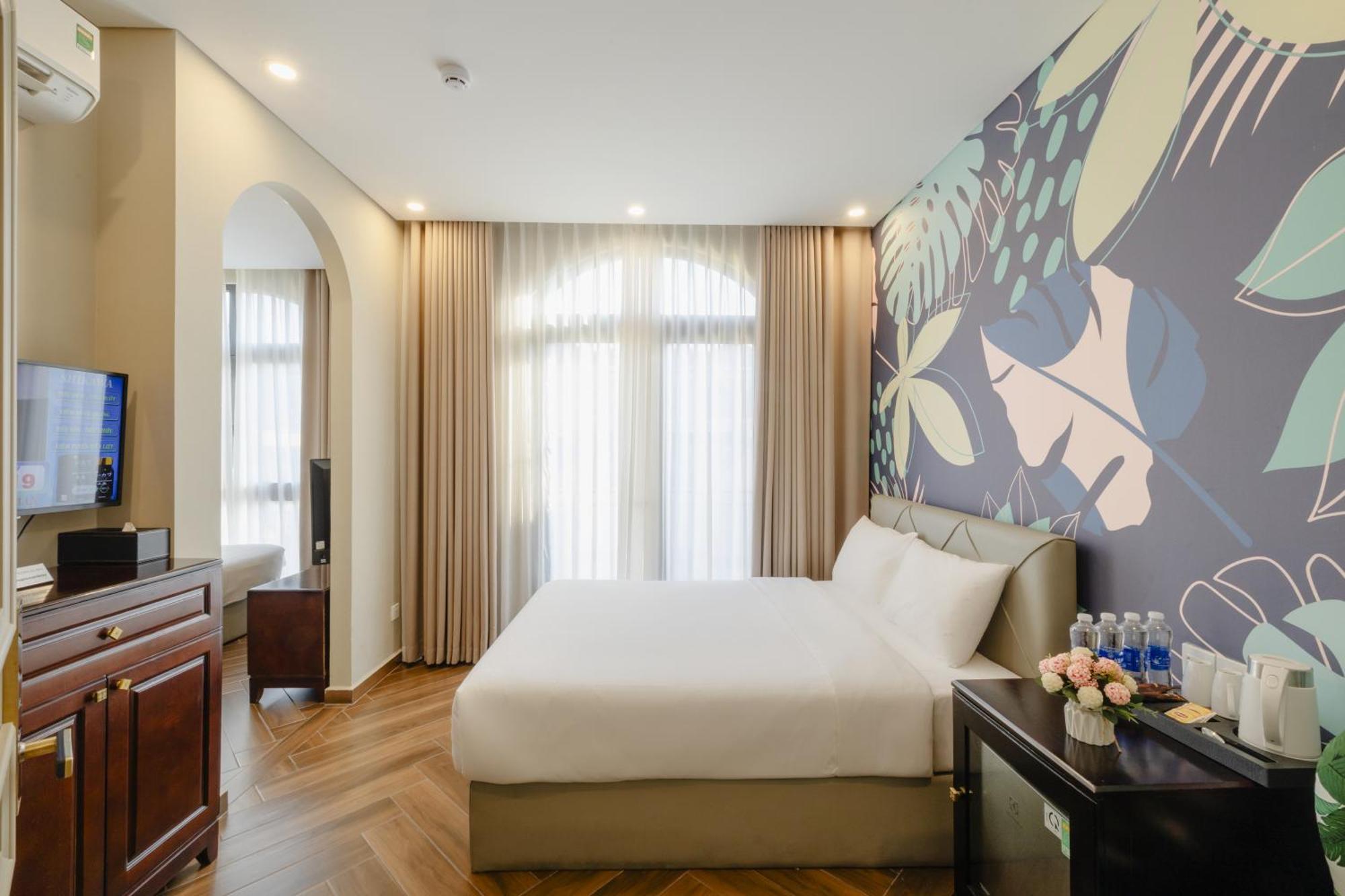 Tropical Bay Grand World Phu Quoc Hotel Exterior photo